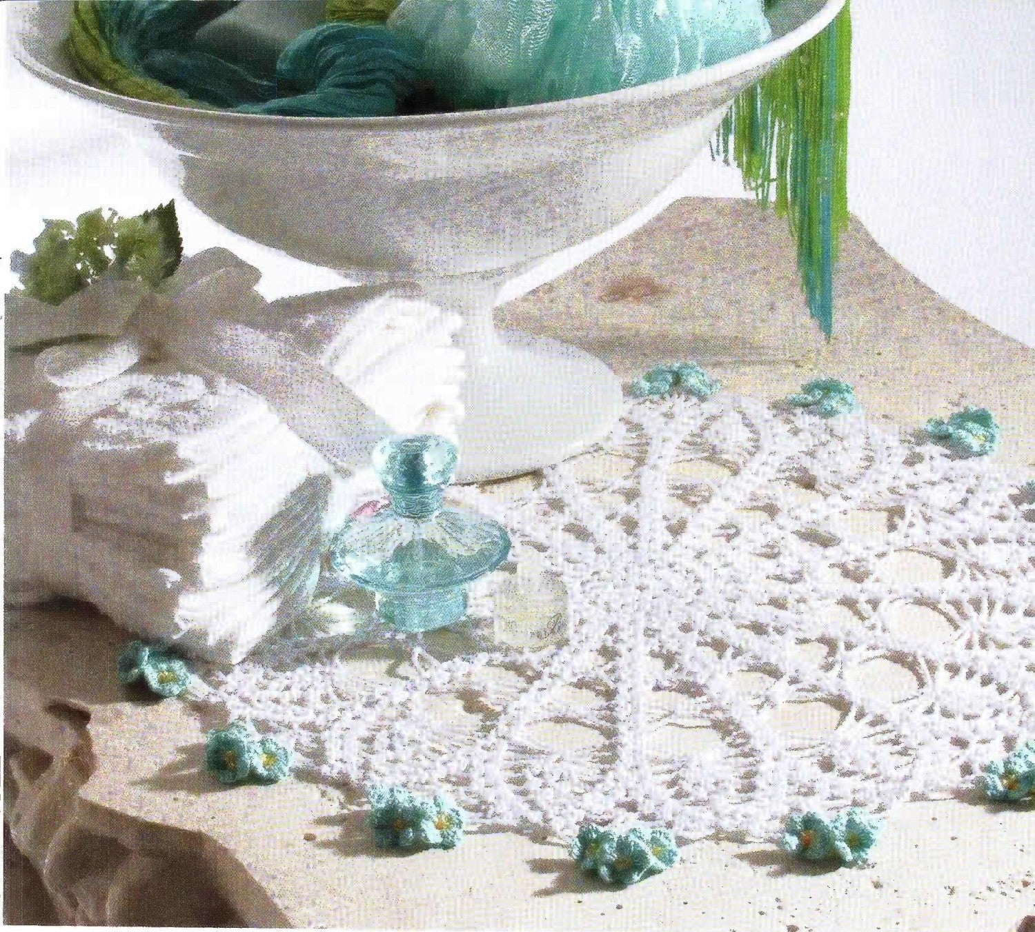 Doilies With Symbol Crochet (Annie’s Crochet), 2013