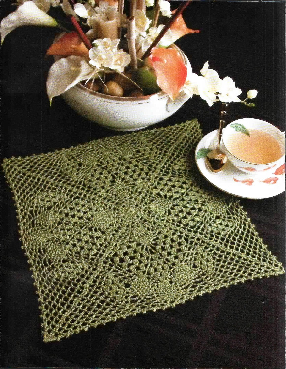 Doilies With Symbol Crochet (Annie’s Crochet), 2013