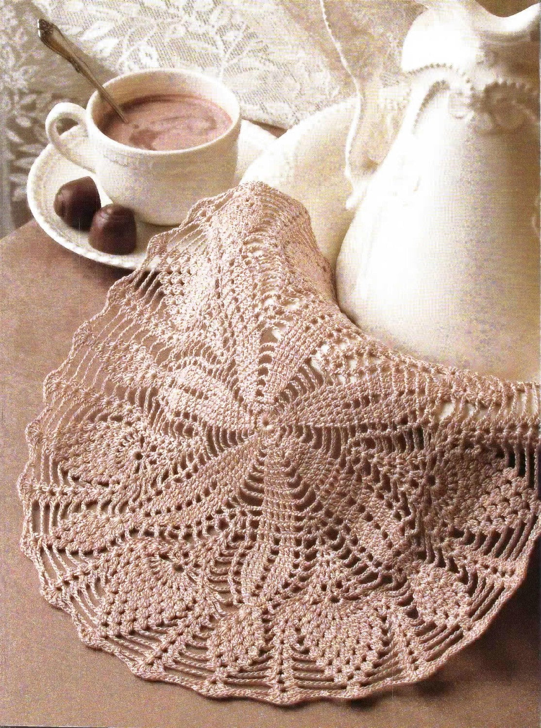 Doilies With Symbol Crochet (Annie’s Crochet), 2013
